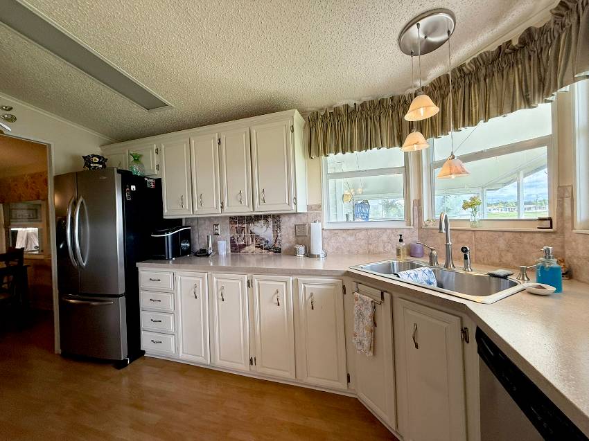 8111 Buena Vista Drive a Ellenton, FL Mobile or Manufactured Home for Sale